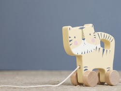 Acheter Jouet à tirer en bois - tigre - Little Dutch - 11,99 € en ligne sur La Petite Epicerie - Loisirs créatifs