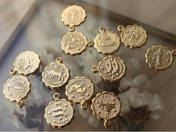 Acheter Médaille astro OR FIN - Cancer - 3,99 € en ligne sur La Petite Epicerie - Loisirs créatifs