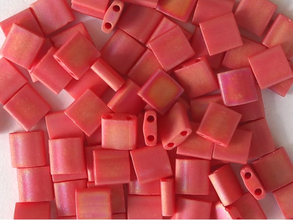 Acheter Perles Tila 5 mm - Matte opaque Red Ab TL408FR - 3,29 € en ligne sur La Petite Epicerie - Loisirs créatifs
