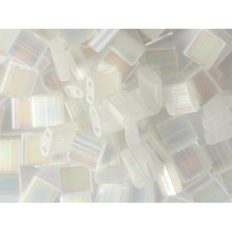Acheter Perles Tila Bead 5mm - Crystal Silk Satin AB TL2549 - 3,19 € en ligne sur La Petite Epicerie - Loisirs créatifs