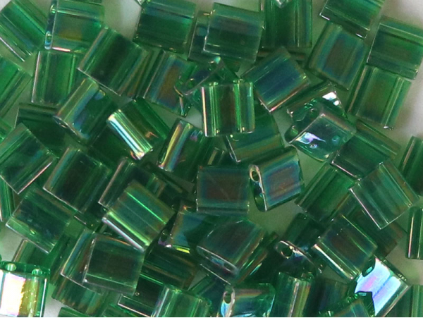 Acheter Perles Tila Bead 5mm - Transparent Green Luster TL179 - 2,99 € en ligne sur La Petite Epicerie - Loisirs créatifs