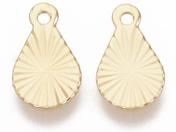 Acheter Breloque larme 10 mm- laiton plaqué or fin 18K - 0,79 € en ligne sur La Petite Epicerie - Loisirs créatifs Acheter Breloque larme 10 mm- laiton plaqué or fin 18K - 0,79 € en ligne sur La Petite Epicerie - Loisirs créatifs