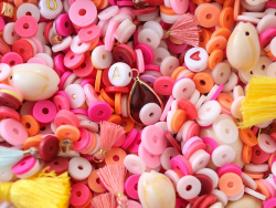Acheter Mélange de perles heishi et de breloques - Melbourne - 6,99 € en ligne sur La Petite Epicerie - Loisirs créatifs