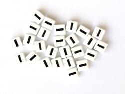 Acheter 1 perle tuile carrée en métal de 7x7 mm - Lettre I - 0,69 € en ligne sur La Petite Epicerie - Loisirs créatifs