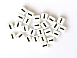 Acheter 1 perle tuile carrée en métal de 7x7 mm - Lettre J - 0,69 € en ligne sur La Petite Epicerie - Loisirs créatifs