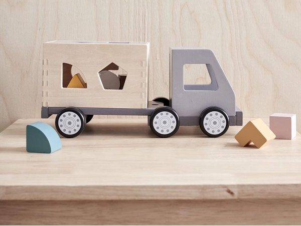 Camion à tirer trieur de formes bois New Classic Toys
