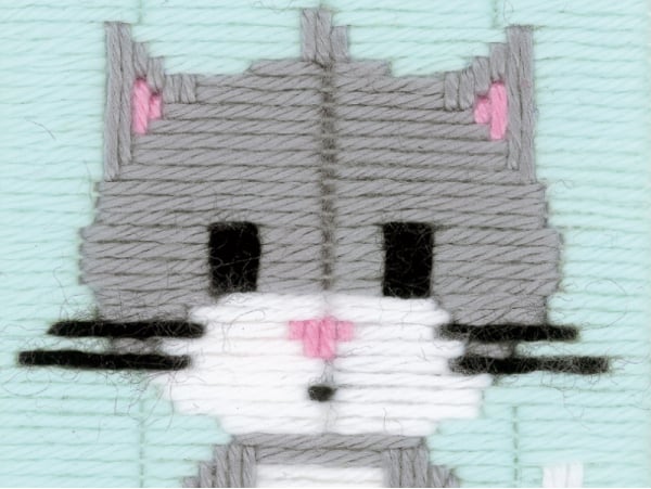 Acheter Kit canevas pour enfant chaton gris - point lancé - 18,39 € en ligne sur La Petite Epicerie - Loisirs créatifs