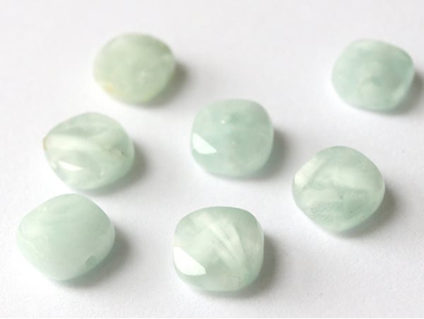 Acheter Perle naturelle à facettes carré - Angélite verte - 8 x 8 mm - 1,19 € en ligne sur La Petite Epicerie - Loisirs créatifs