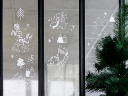 Acheter Décorez vos vitres - Noël enchanté - Mon kit de dessin sur fenêtres - 9,99 € en ligne sur La Petite Epicerie - Loisir...