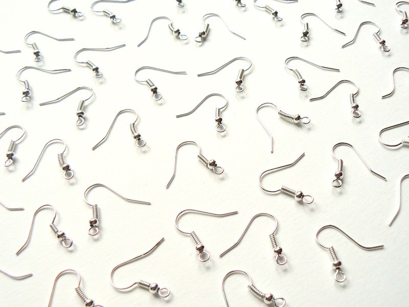 Acheter 10 paires de boucles d'oreilles - couleur argent clair - 2,29 € en ligne sur La Petite Epicerie - Loisirs créatifs