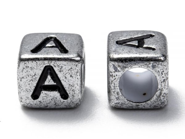 Acheter Boite de 934 perles lettres alphabet carrées - argentées - 13,99 € en ligne sur La Petite Epicerie - Loisirs créatifs
