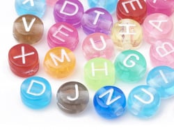 Acheter 200 perles rondes en plastique transparent - lettres alphabet - multicolore - 2,49 € en ligne sur La Petite Epicerie ...
