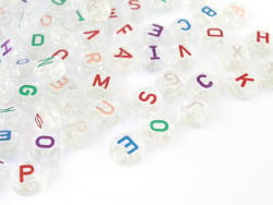 Acheter 200 grosses perles rondes en plastique transparent à paillettes argentées - lettres alphabet - multicolore - 7,99 € e...