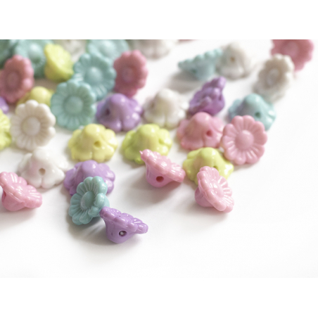 Acheter 50 perles en plastique - fleurs pastelles - 13 mm - 4,49 € en ligne sur La Petite Epicerie - Loisirs créatifs