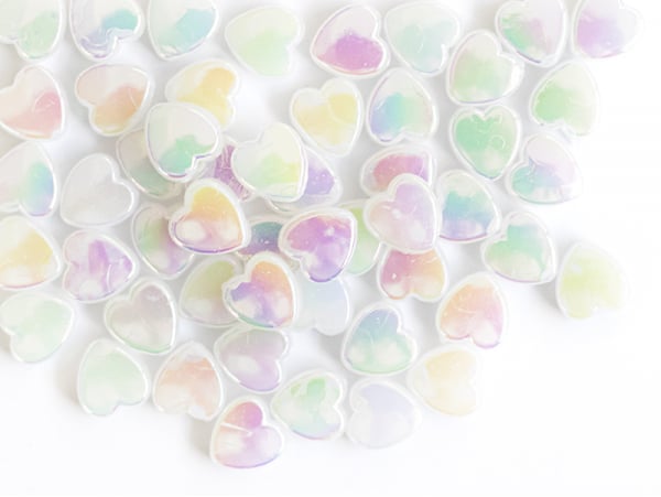 Acheter 50 perles en plastique - cœurs nacrés - 8 mm - 2,99 € en ligne sur La Petite Epicerie - Loisirs créatifs