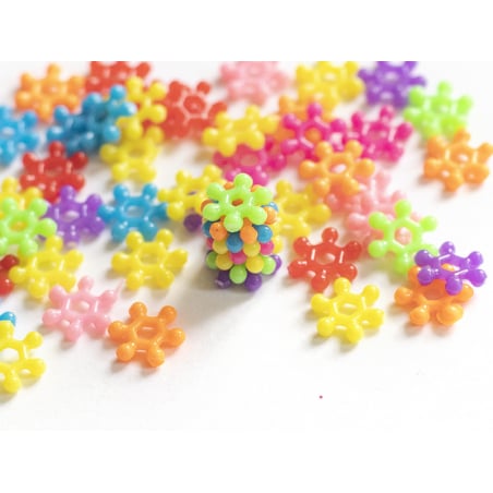 Acheter 50 perles en plastique empilables - étoiles multicolore - 0,99 € en ligne sur La Petite Epicerie - Loisirs créatifs