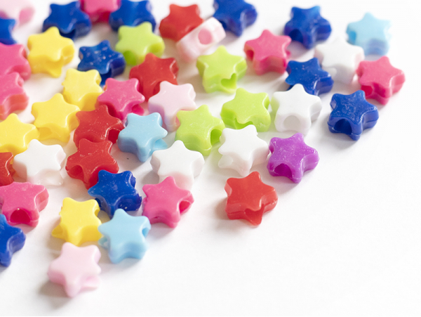 Acheter 50 perles en plastique étoiles - multicolore - 8mm - 0,99 € en ligne sur La Petite Epicerie - Loisirs créatifs