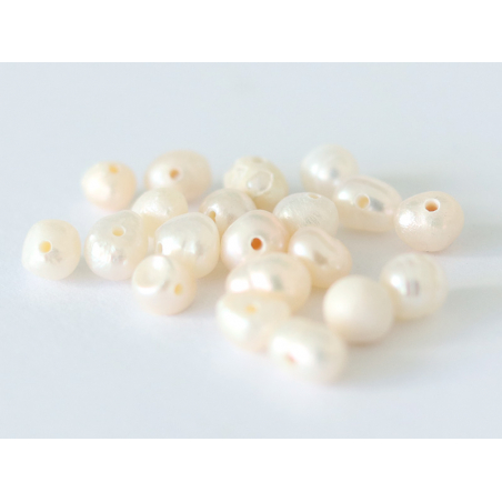 Acheter 20 perles de culture - forme irrégulière - 4/5 mm - 3,49 € en ligne sur La Petite Epicerie - Loisirs créatifs