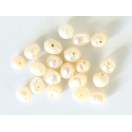 Acheter 20 perles de culture - forme irrégulière - 4/5 mm - 3,49 € en ligne sur La Petite Epicerie - Loisirs créatifs