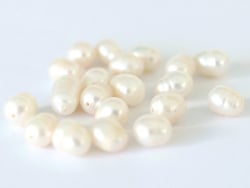 Acheter 20 perles de culture - forme grain de riz - 3/4 mm - 2,79 € en ligne sur La Petite Epicerie - Loisirs créatifs