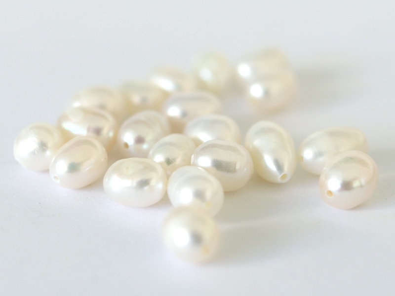 Acheter 20 perles de culture - forme grain de riz - 6/7 mm - 2,59 € en ligne sur La Petite Epicerie - Loisirs créatifs