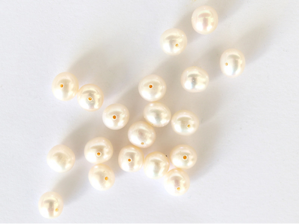 Acheter 20 perles de culture - rondes- 6/7 mm - 2,79 € en ligne sur La Petite Epicerie - Loisirs créatifs