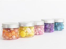 Acheter Pot de perles en plastique - nuances de jaune - 4,49 € en ligne sur La Petite Epicerie - Loisirs créatifs