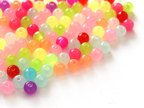 Acheter 100 perles en plastique rondes 6 mm - multicolores - 1,29 € en ligne sur La Petite Epicerie - Loisirs créatifs