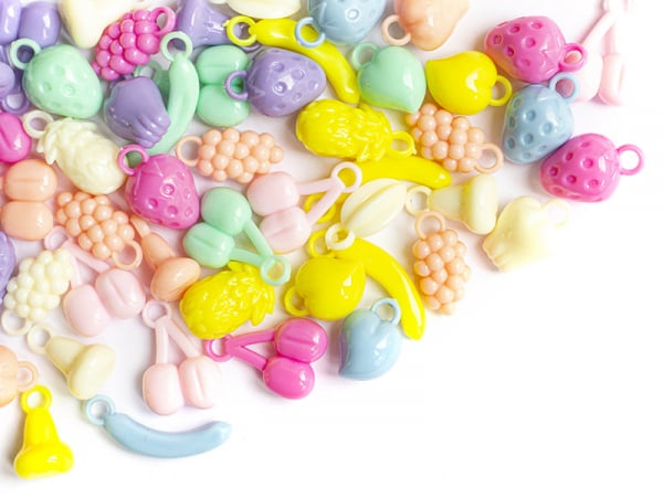 Acheter 50 perles en plastique - fruits variés - pastel - 5,99 € en ligne sur La Petite Epicerie - Loisirs créatifs