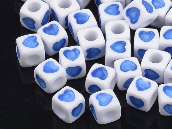 Acheter 20 perles en plastique cubes symbole coeur - bleu - 7 mm - 1,19 € en ligne sur La Petite Epicerie - Loisirs créatifs