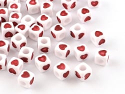 Acheter 20 perles en plastique cubes symbole coeur - rouge - 7 mm - 1,19 € en ligne sur La Petite Epicerie - Loisirs créatifs