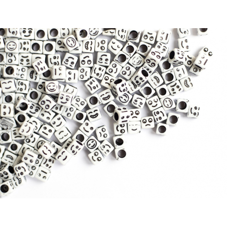 Acheter 20 perles en plastique - sourire cubes sourire - noir et blanc - 6 mm - 0,99 € en ligne sur La Petite Epicerie - Lois...