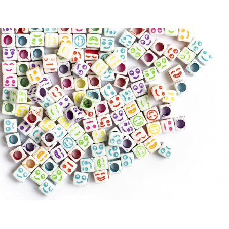 Acheter 50 perles en plastique - emoji cubes sourire - multicolores - 6 mm - 0,99 € en ligne sur La Petite Epicerie - Loisirs...