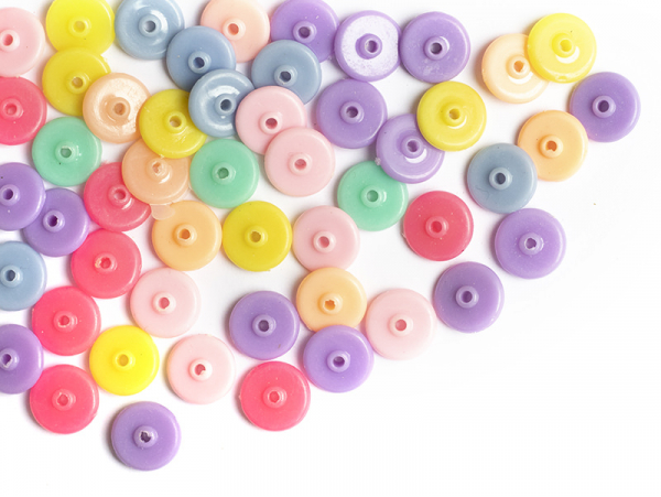 Acheter 50 perles en plastique nacrées 12mm - 0,99 € en ligne sur La Petite Epicerie - Loisirs créatifs