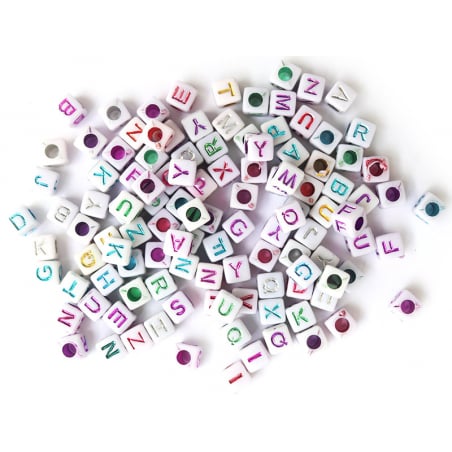 Acheter 200 perles cubes en plastique - lettre alphabet métallisées - 6 mm - 2,99 € en ligne sur La Petite Epicerie - Loisirs...