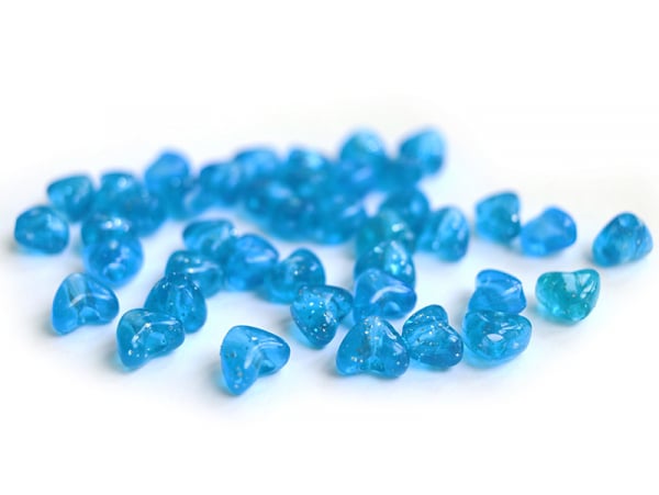 Acheter 50 perles en plastique - cœur bleu pailletté - 9x11 mm - 0,99 € en ligne sur La Petite Epicerie - Loisirs créatifs