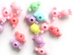 Acheter 50 perles en plastique - bonbons pastels multicolores - 14 mm - 2,19 € en ligne sur La Petite Epicerie - Loisirs créa...