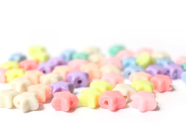 Acheter 50 perles en plastique - étoile couleurs pastel - 11mm - 1,39 € en ligne sur La Petite Epicerie - Loisirs créatifs