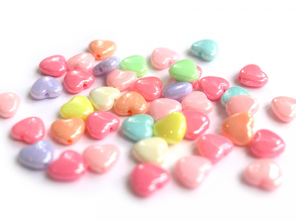 Acheter 50 perles en plastique cœur - pastel nacré - 11x12mm - 2,49 € en ligne sur La Petite Epicerie - Loisirs créatifs