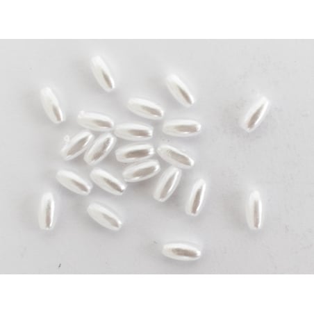 Acheter 20 perles en plastique imitation perles de culture - forme grain de riz - 8 x 4 mm - 0,99 € en ligne sur La Petite Ep...