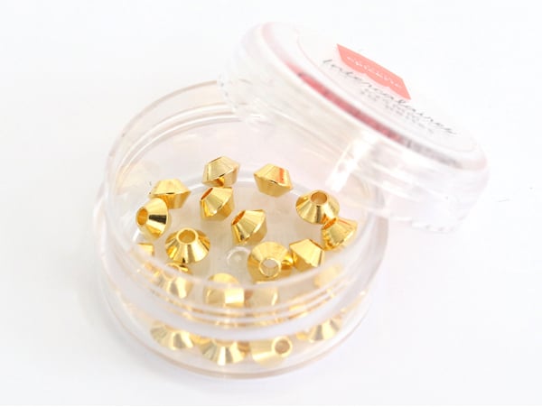 Acheter Lot de 20 perles heishi intercalaire - Toupie dorée 6x4mm - 3,99 € en ligne sur La Petite Epicerie - Loisirs créatifs