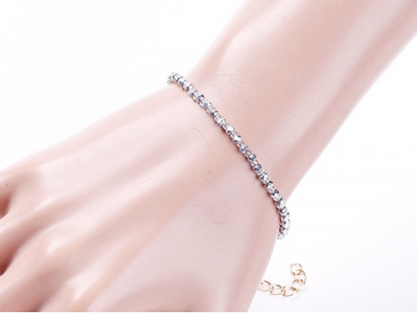 Acheter Bracelet à perles de verre - bleu irisé - 8,39 € en ligne sur La Petite Epicerie - Loisirs créatifs