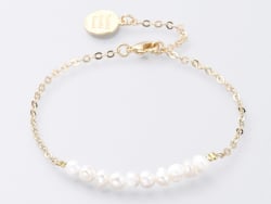 Acheter Bracelet avec véritables perles de culture et chaine doré à l'or fin 18K - 6,99 € en ligne sur La Petite Epicerie - L...