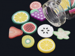 Acheter Pendentif fiole en verre - rempli de tranches en forme de fruits - 0,99 € en ligne sur La Petite Epicerie - Loisirs c...