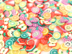Acheter Tranches de canes en pâte polymère - fruits variés - 10 grammes - 1,99 € en ligne sur La Petite Epicerie - Loisirs cr...