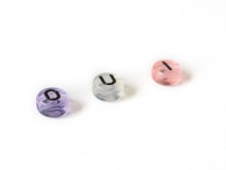 Acheter Lot de 200 perles rondes colorées lettres alphabet - transparentes - 3,99 € en ligne sur La Petite Epicerie - Loisirs...