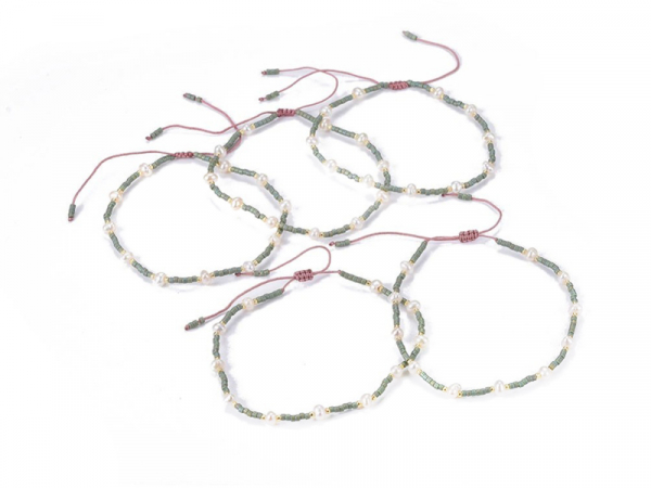 Acheter Bracelet nylon tressé réglable perles rocailles et miyuki - kaki - 6,99 € en ligne sur La Petite Epicerie - Loisirs c...