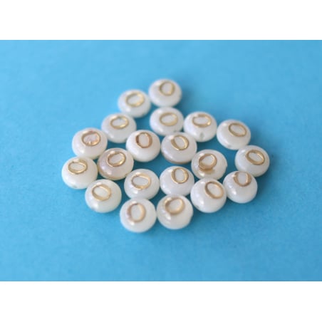 Acheter Perle coquillage naturel et laiton doré - Lettre O - 0,79 € en ligne sur La Petite Epicerie - Loisirs créatifs