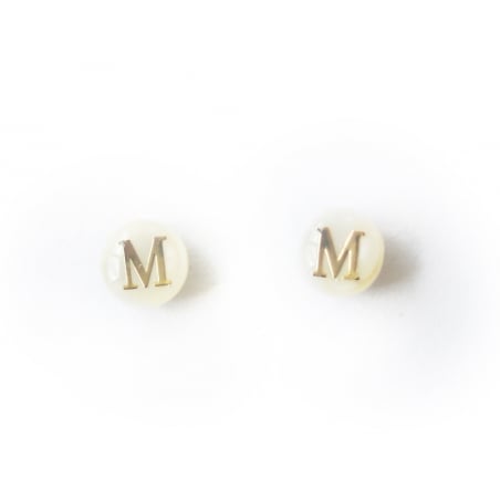 Acheter Perle coquillage naturel et laiton doré - Lettre M - 0,79 € en ligne sur La Petite Epicerie - Loisirs créatifs