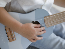 Acheter Guitare bleue - Little Dutch - 33,99 € en ligne sur La Petite Epicerie - Loisirs créatifs